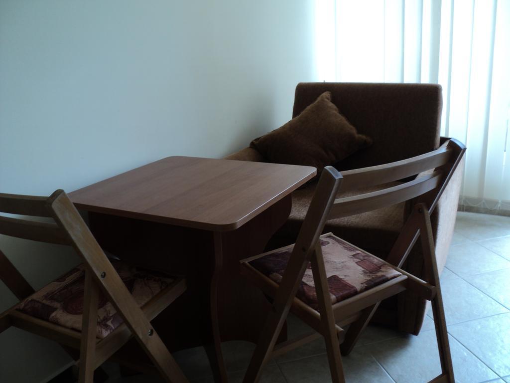 Meni Apartments And Guest Rooms Sozopol Exterior foto