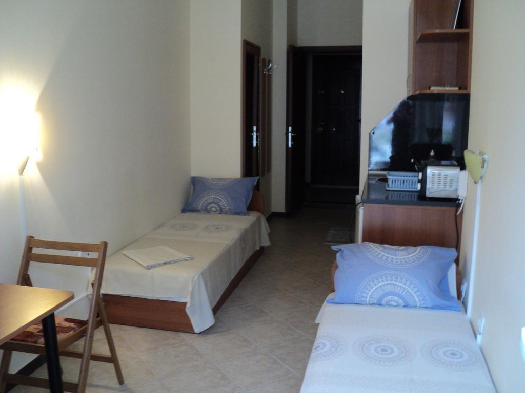 Meni Apartments And Guest Rooms Sozopol Exterior foto
