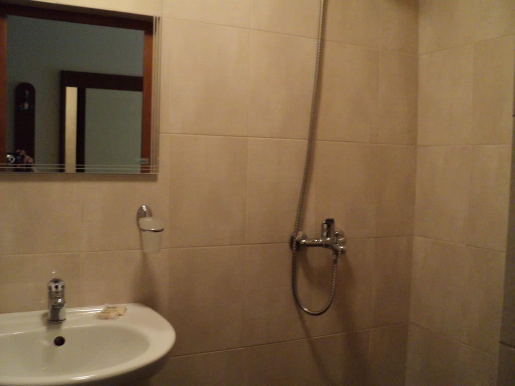 Meni Apartments And Guest Rooms Sozopol Exterior foto